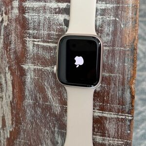 Apple Watch Series 8 45 MM GPS+ cellular no band included